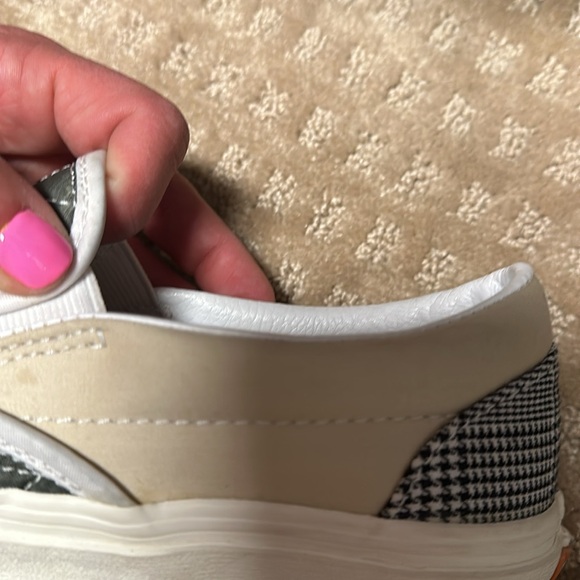 Vans women’s size six slips on. Warn a handful of times only. - Picture 7 of 8